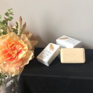 🆕 3/$10 Natural oatmeal cleaning bar. Plz read ⬇️